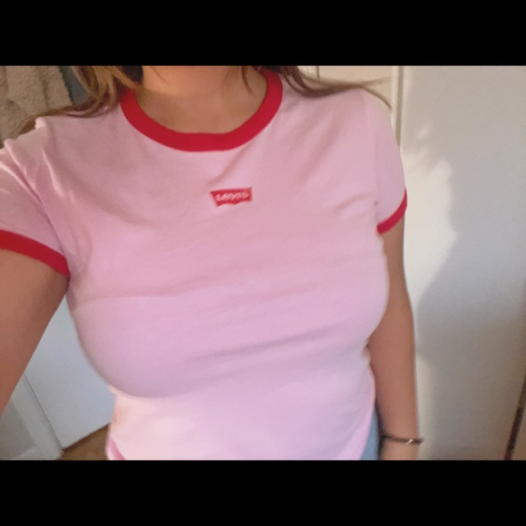 Levi’s Pink and Red T-shirt 💗 - Picture 2 of 4